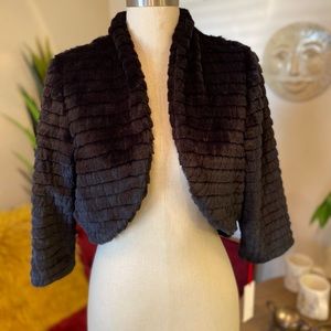 Faux fur shrug size L